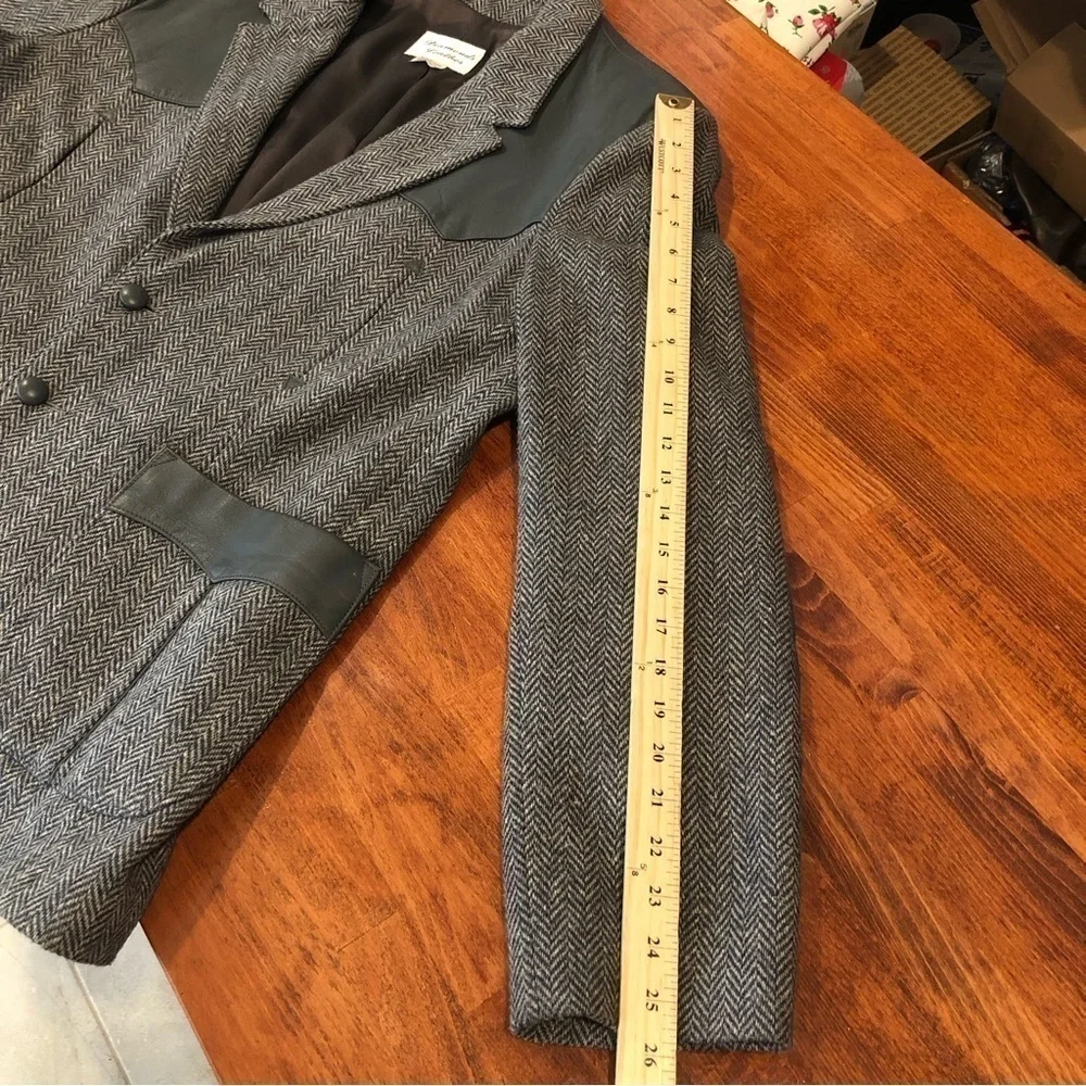 VINTAGE grey herringbone sports jacket leather elbow patches single breasted 44